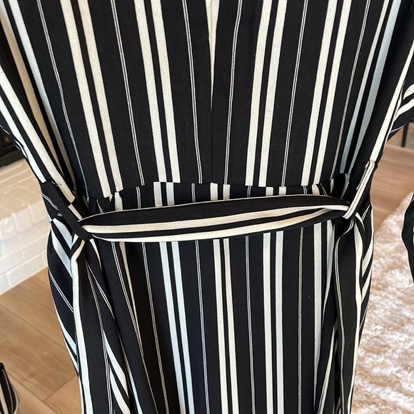 Womens Pretty Little Thing Dress, Size 4 - Picture 6 of 6